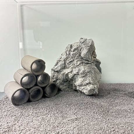 お魚シェルター（グレー）Sサイズ（魚の隠れ家内径約25mm前後）６本　MADE IN  JAPAN