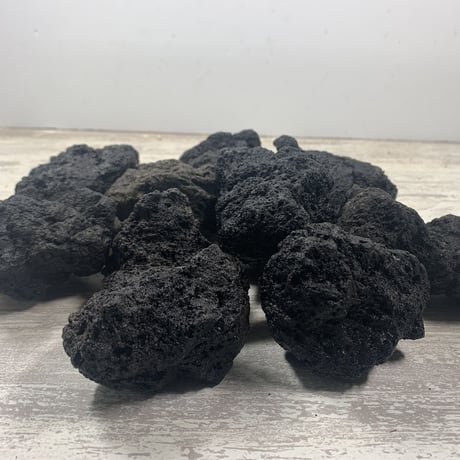 ブラック溶岩石Ｓサイズ（約５cm〜10cm)　 10個セット（お得用）