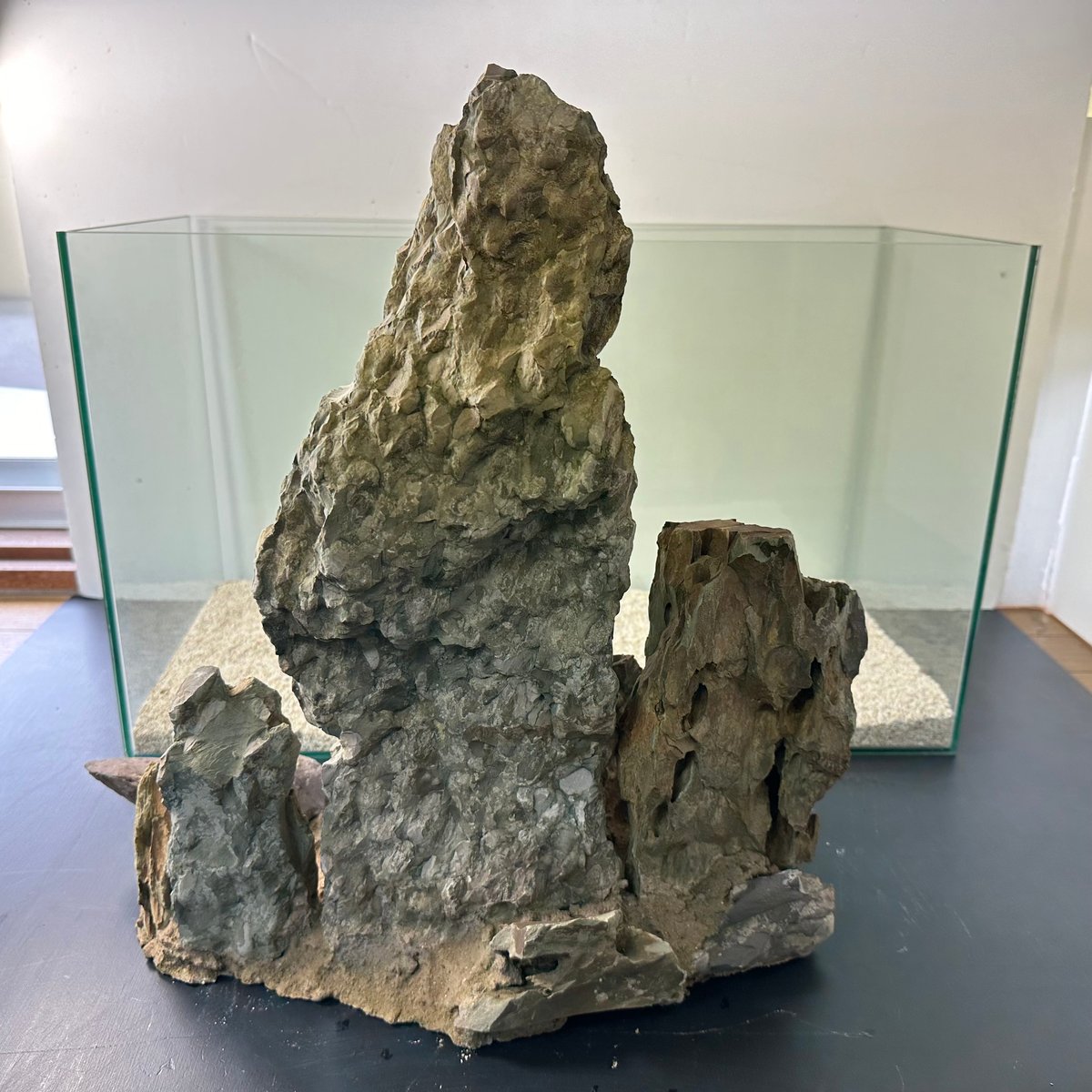 気孔石オブジェ⚫︎インテリア 置物 天然 自然 シンプル 超BIG気孔石山（美型） 一点物の水槽オブジェ No. 5077 (60cm水槽)(W約