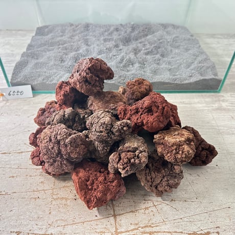 レッド溶岩石Ｓサイズ(約5cm〜10cm)　 No.6550   現物撮影（２２個入）
