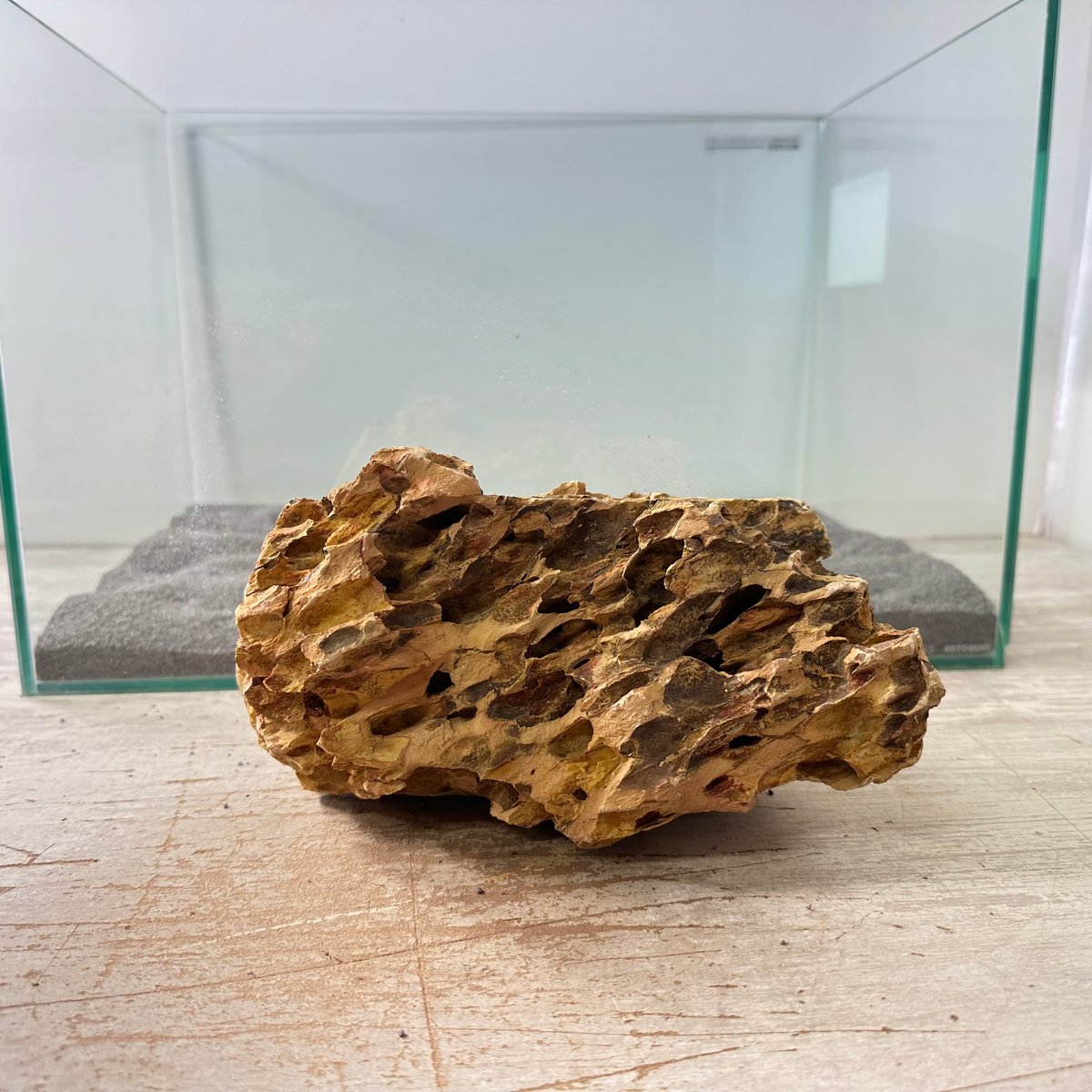 気孔石 10-15cm 15kg ks-10-15-15k 気孔石 10-15cm 15kg ks-10-15-15k 気孔石セット15kg カミハタ