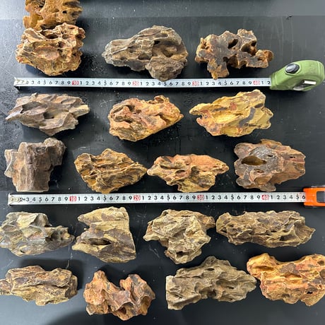 気孔石Sサイズ  おまかせ５Kg（kgあたり596円）（45cm水槽）