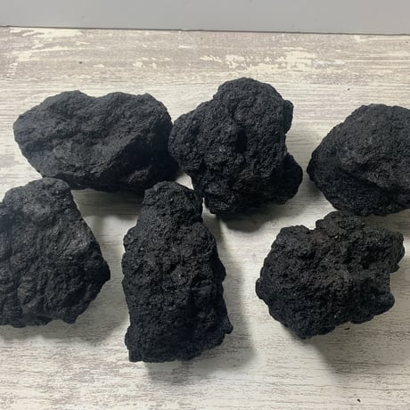 ブラック溶岩石Mサイズ   (約10cm〜15cm)　 6個セット(お得用）