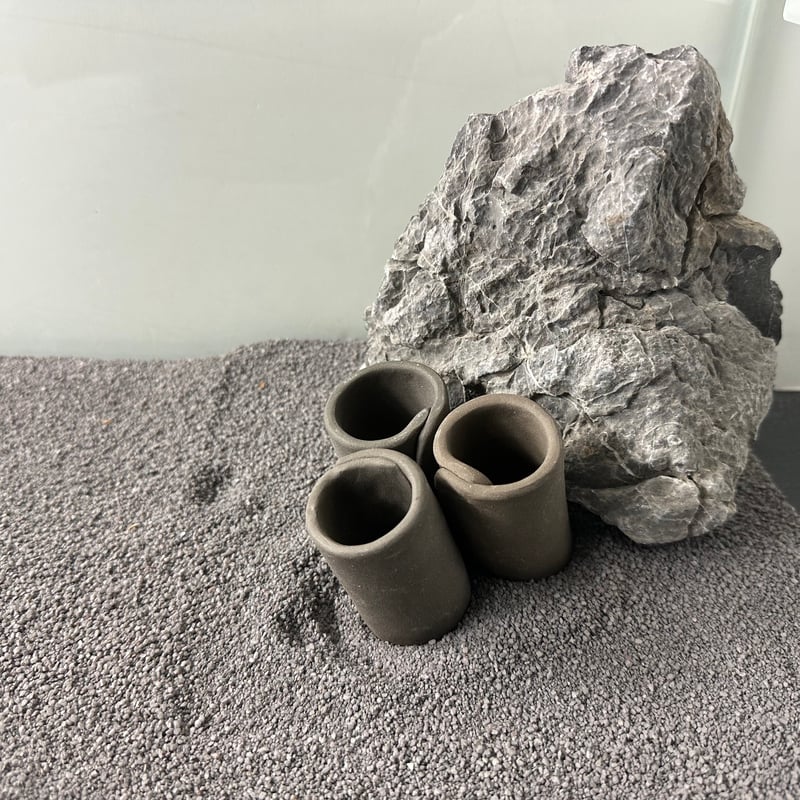 お魚シェルター（グレー）Sサイズ（魚の隠れ家内径約25mm前後）3本