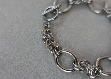 Bracelet 104