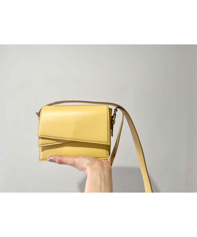 残り僅か】CLOSED/レザーショルダーミニバッグ/イエロー | ETTA 残り僅か】CLOSED/レザーショルダーミニバッグ/イエロー | ETTA