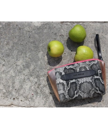 Pouch/AI-TRO-22/Black-Python