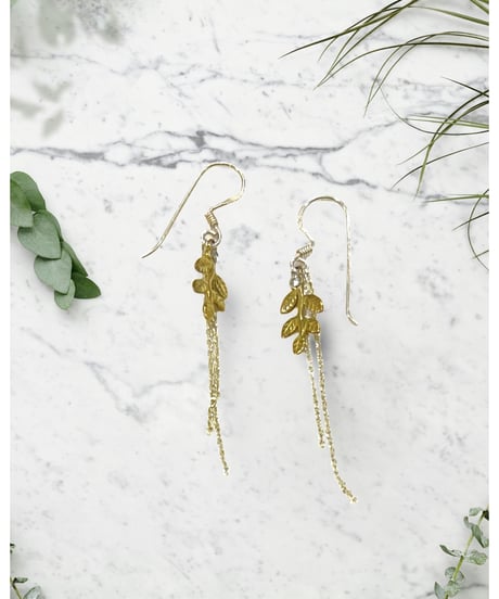 nina des criquets/Small leaf motif zirconia earrings/4sp-02G