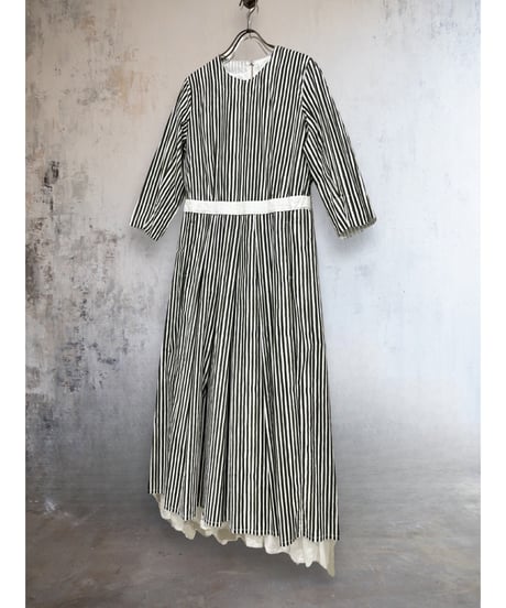 【残り僅か】Hannoh wessel/ハンドプリントコットンドレス/ オリーブストライプ