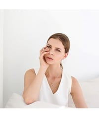 LA309 クリア　二粒ドロップネックレス