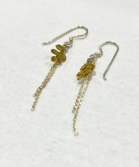nina des criquets/Small leaf motif zirconia earrings/4sp-02G