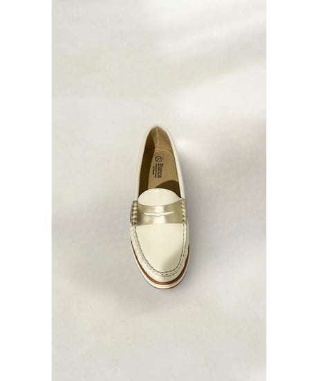 【残り僅か】BIANCA/エナメルレザーシューズ/Cream