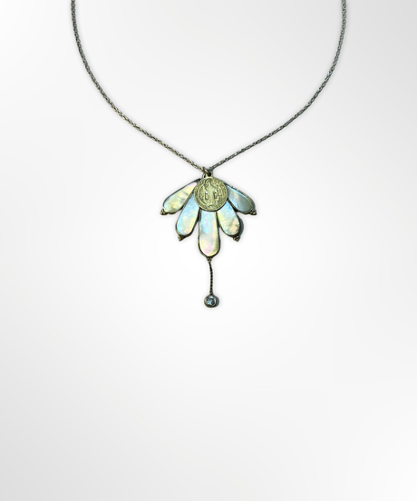 nina des criquets/Mother of Pearl and Maria ネックレス（シルバーチェーン）