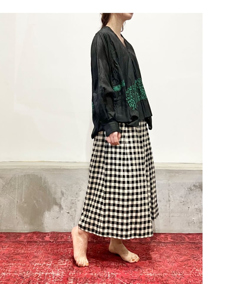 injiri インジリ　シルクトップス　ブラウス injiriシルク100％/手刺繍Tops/Black&green | ETTA