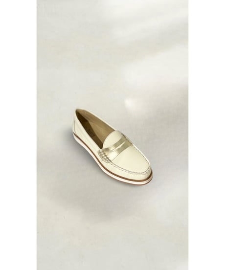 【残り僅か】BIANCA/エナメルレザーシューズ/Cream