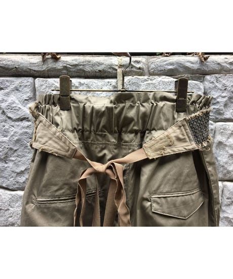 SPOLOGUM  Unisex ベルト付きベージュ/パンツ
