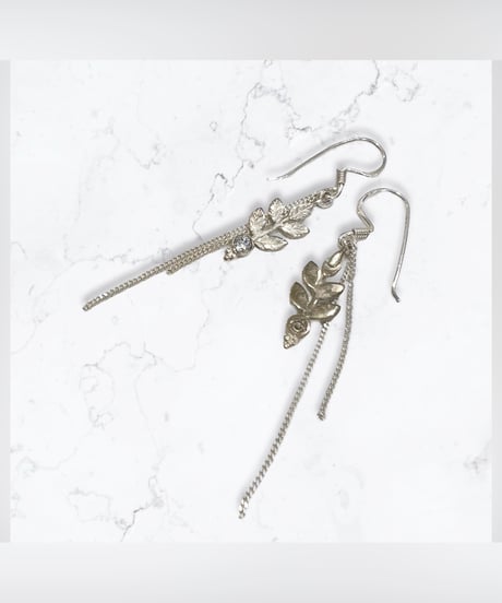 nina des criquets/Small leaf motif zirconia earrings/4sp-02Si