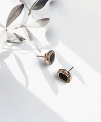 【残り僅か】nina des criquets/Black onyx and zirconia earrings/4sp-04