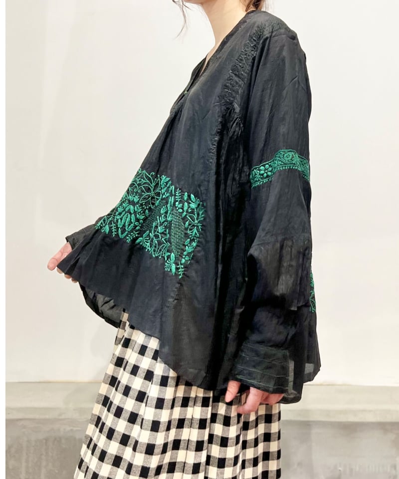 injiri インジリ　シルクトップス　ブラウス injiriシルク100％/手刺繍Tops/Black&green | ETTA