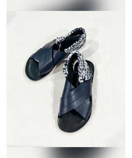【残り僅か】Collection Privée? /クロスサンダル/White&Navy