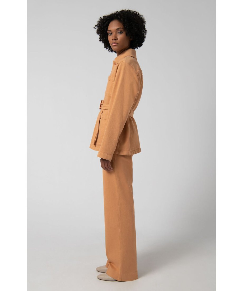 60976f0ae70dc425ebae8711