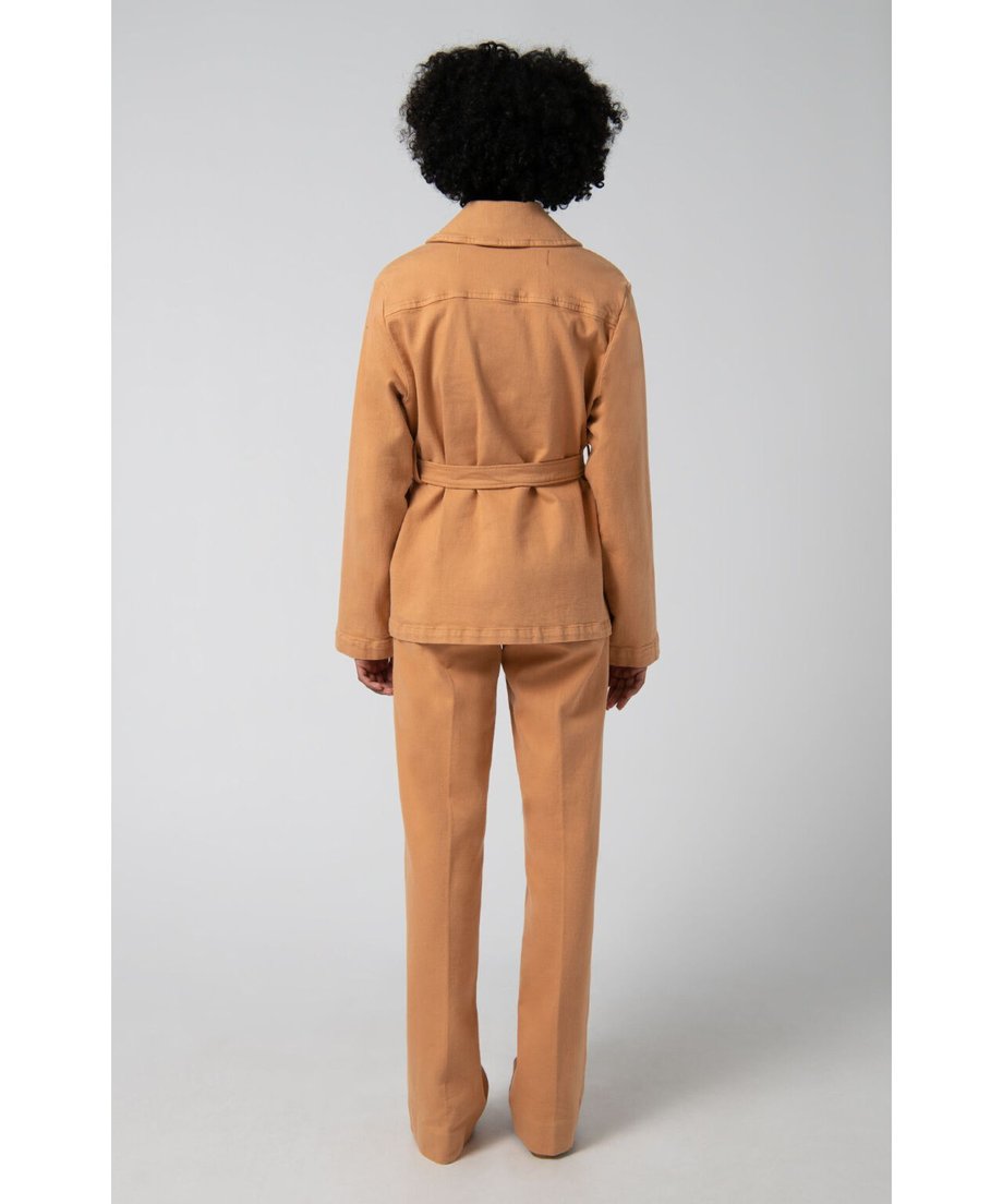 60976f0ae70dc425ebae8711