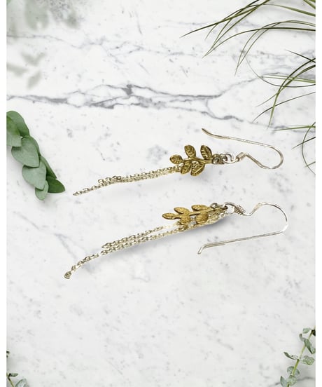 nina des criquets/Small leaf motif zirconia earrings/4sp-02G