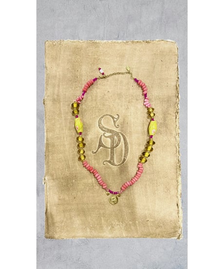 nina des criquets/Scarab motif pendant 52552/Multi