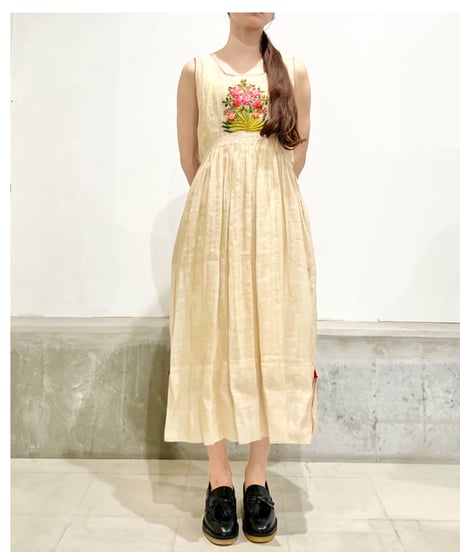 ETTA Selection ｺｯﾄﾝｼﾙｸﾊﾝﾄﾞ刺繍/ﾉｰｽﾘｰﾌﾞﾄﾞﾚｽ/ｺﾞｰﾙﾄﾞ×ｸﾘｰﾑ
