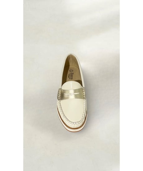 【残り僅か】BIANCA/エナメルレザーシューズ/Cream