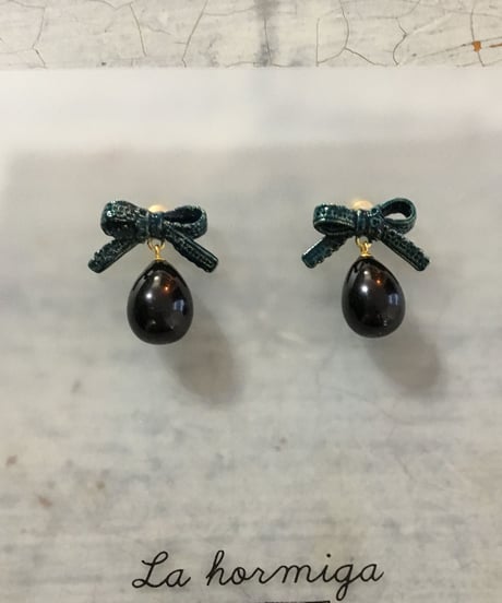 La Hormigaピアス/ドロップネイビーリボン