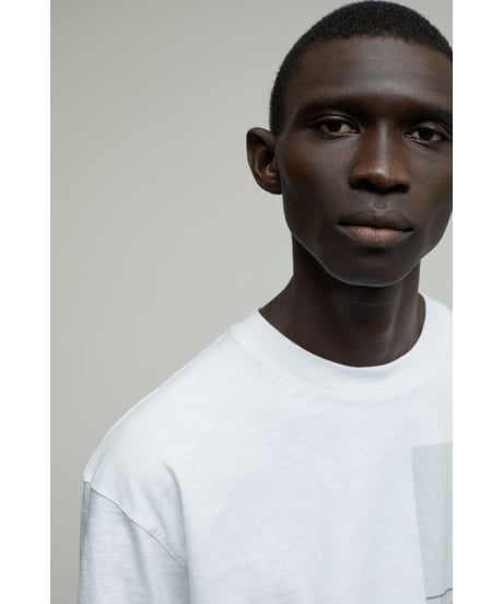 【残り僅か】CLOSED Men's/ﾌﾛﾝﾄﾌﾟﾘﾝﾄT-ｼｬﾂ/White