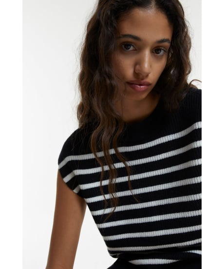 CLOSED/ニットベスト/Black stripes