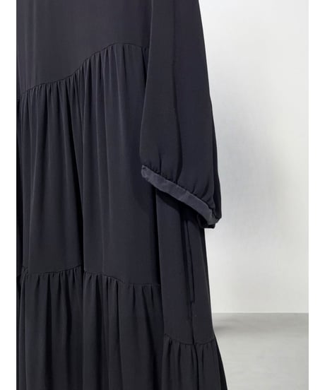 Aequamente/シルクストレッチドレス/Black