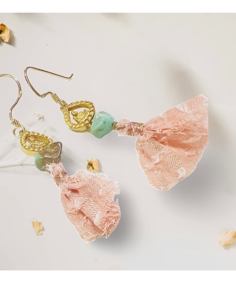 nina des criquets/Monk motif swaying silk tassels earrings/4sp-05