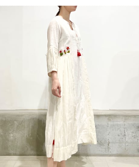 ETTA Selection ｼﾙｸ100％ﾊﾝﾄﾞ刺繍/ﾄﾞﾚｽ/ﾎﾜｲﾄ