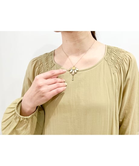 nina des criquets/Mother of Pearl and Maria ネックレス（シルバーチェーン）