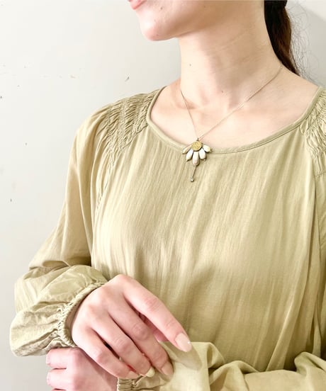 nina des criquets/Mother of Pearl and Maria ネックレス（シルバーチェーン）