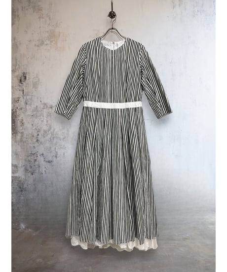 【残り僅か】Hannoh wessel/ハンドプリントコットンドレス/ オリーブストライプ