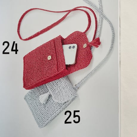 掲載本「エコアンダリヤのカラフルなミニバッグ: かぎ針編みの35作品」B37