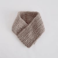 編みものキット「ヘリンボーン模様ショートマフラー」BO-24