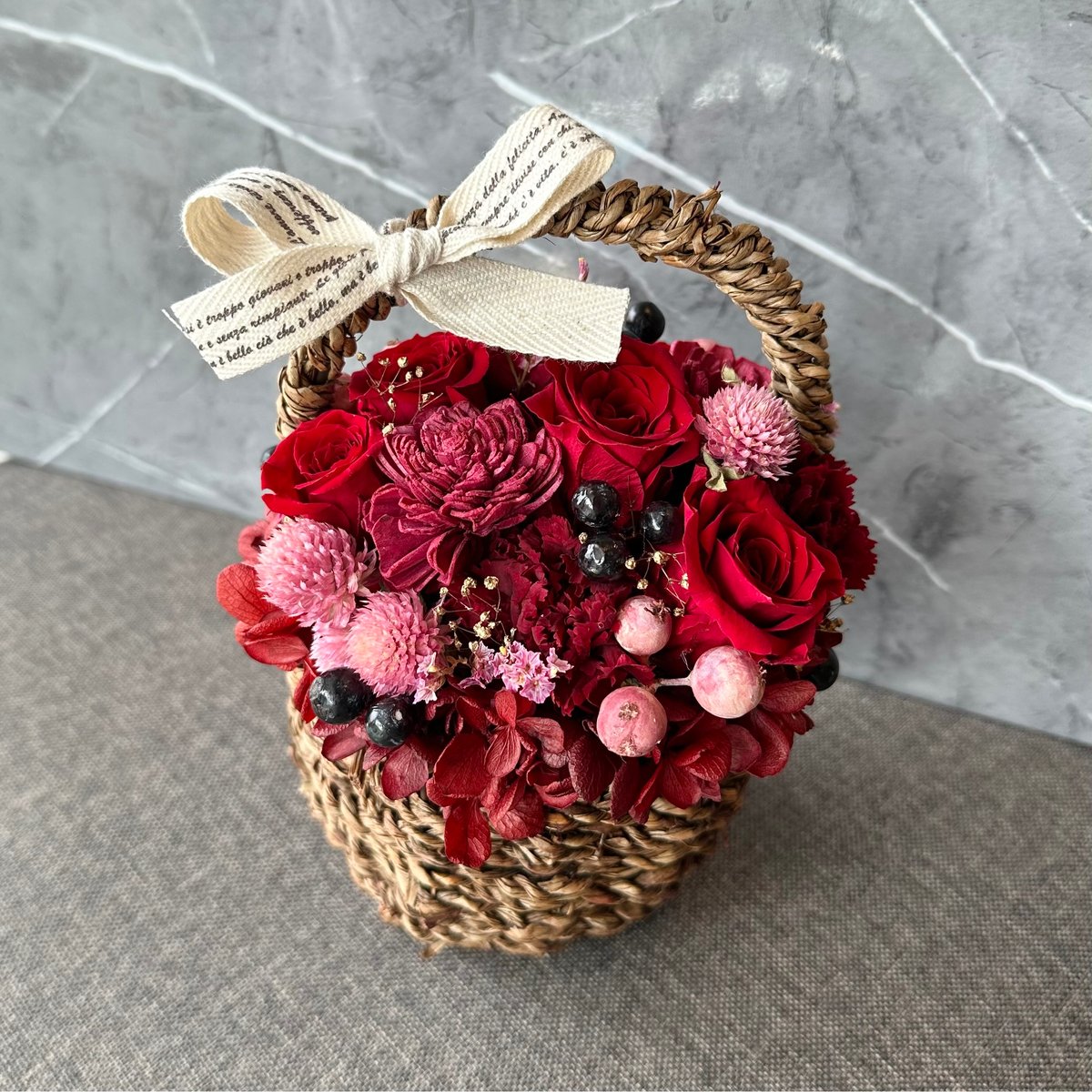 真紅のプリザーブドフラワーアレンジメント fit=scale-down,w=1200