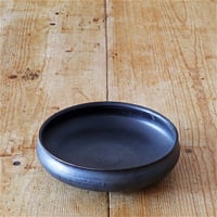 田中 大喜　黒灰釉 丸浅鉢