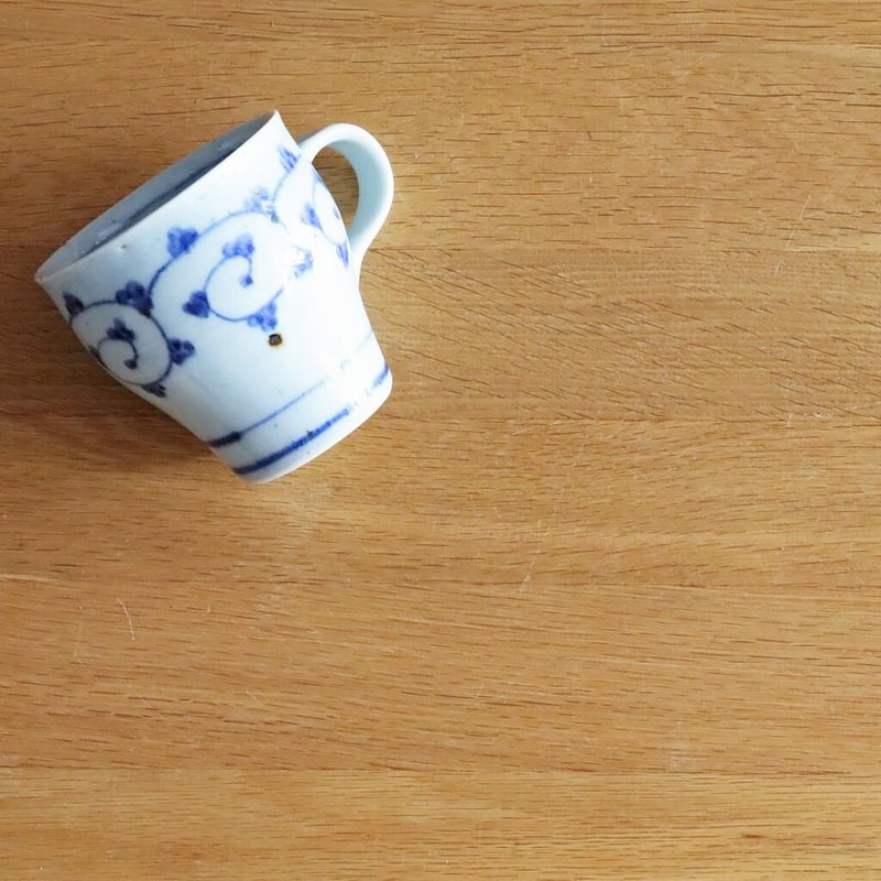 砥部焼 中田窯 マグカップ 唐草 | MARKUS 砥部焼 中田窯 マグカップ 唐草 | MARKUS