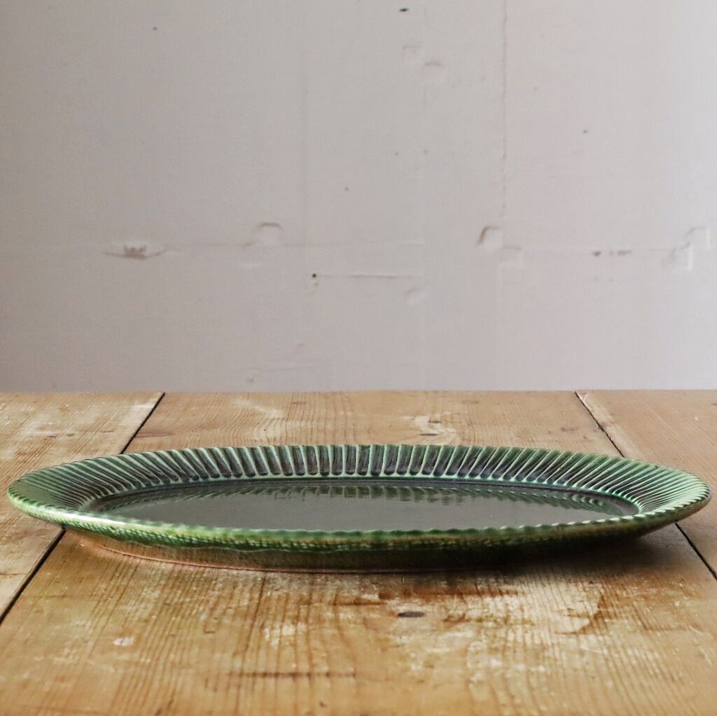 宋艸窯（竹之内 琢） 楕円平皿 緑 | MARKUS