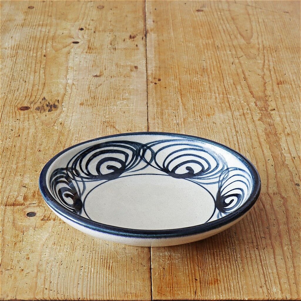 瀬戸本業窯 馬の目 7.5寸皿 呉須 | MARKUS