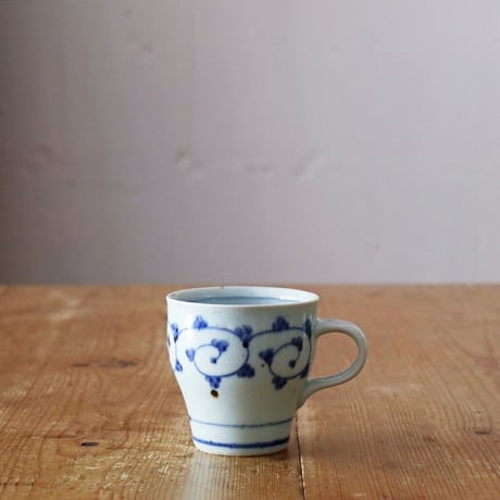 砥部焼　中田窯　マグカップ　唐草