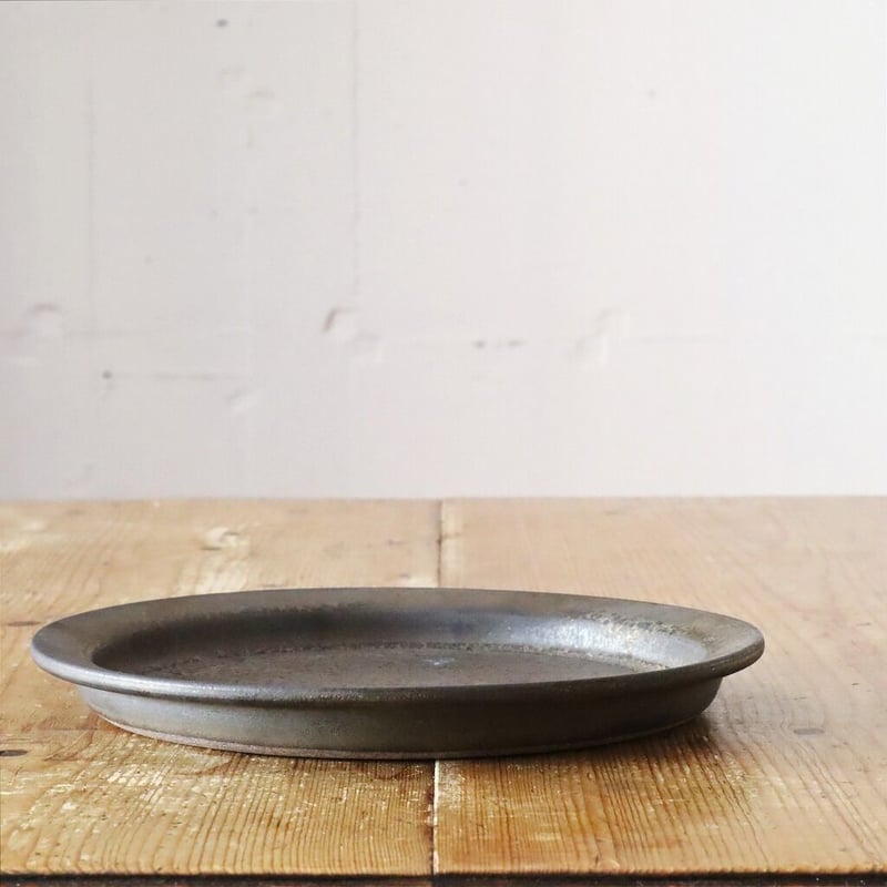 鈴木史子さん 黒のプレート皿