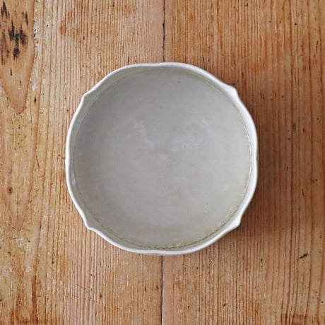 田中 大喜　灰釉 稜花鉢