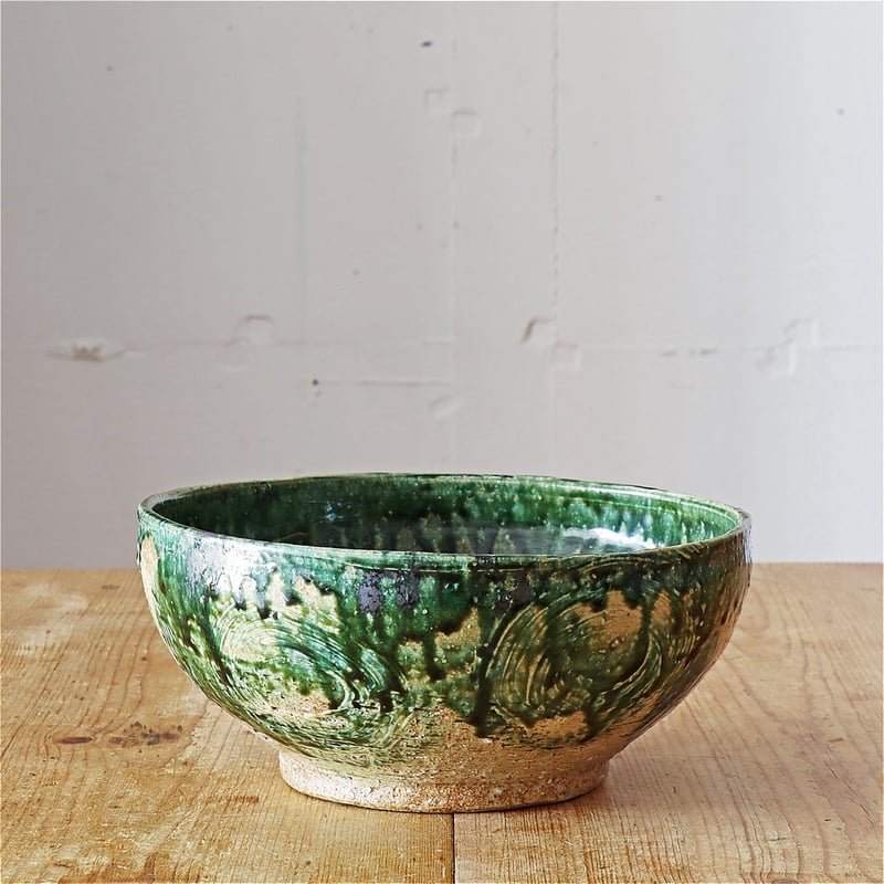 深鉢、淡いグリーンと釉薬の美 岡本芳久 緑釉 大鉢 | MARKUS